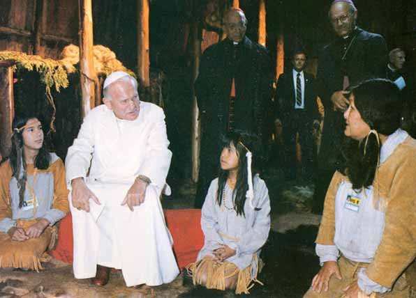 Jan Paweł II z wizytą u plemienia Indian: Republika Zielonego Przylądka, Gwinea Bissau, styczeń 1980 r.